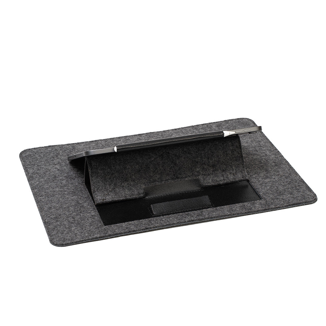 Felt Desktop Stand for iPad-2